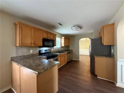 Kitchen - 257 Juliet Dr, Hampton, GA 30228 photo 2 of 2