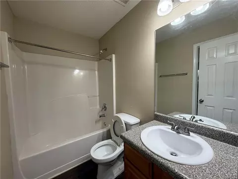 Bath - 257 Juliet Dr, Hampton, GA 30228 photo 1 of 4
