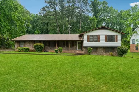 2255 Chippewa Dr, Riverdale, GA 30296