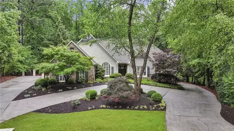 905 Brooksglen Dr, Roswell, GA 30075