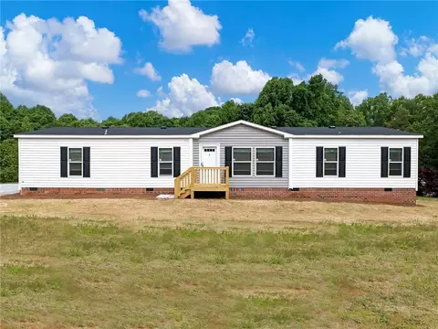 275 Mckie Rd, Commerce, GA 30530