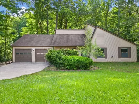 162 Riverchase Dr, Woodstock, GA 30188