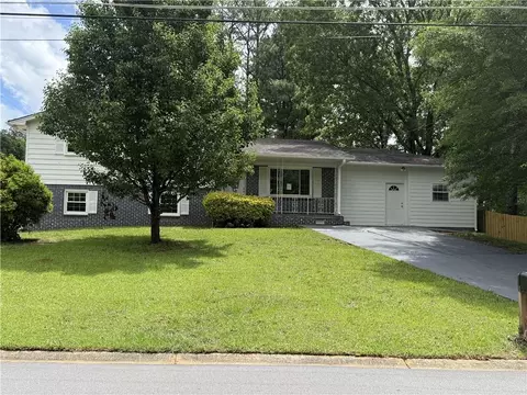 5460 Huron Dr, Morrow, GA 30260
