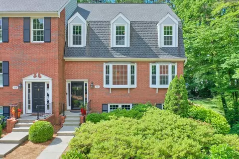 701 Dunwoody Chace, Atlanta, GA 30328
