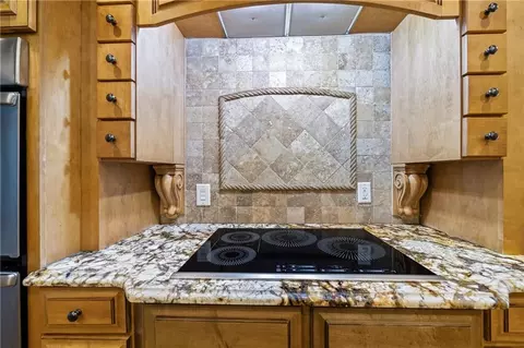 Kitchen - 112 E Fork Ln, Pendergrass, GA 30567 photo 7 of 10