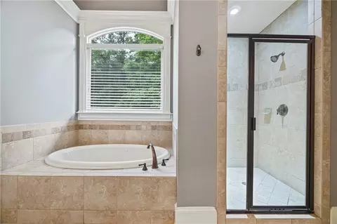 Bath - 112 E Fork Ln, Pendergrass, GA 30567 photo 3 of 5