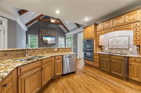 Kitchen - 112 E Fork Ln, Pendergrass, GA 30567 photo 5 of 10