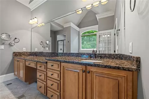 Bath - 112 E Fork Ln, Pendergrass, GA 30567 photo 2 of 5