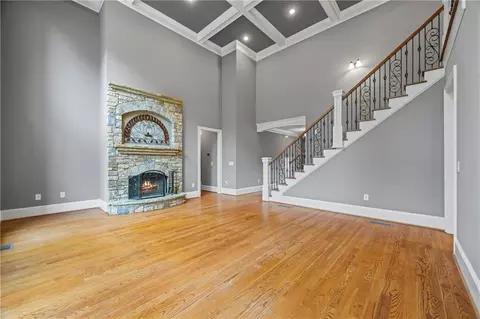Living - 112 E Fork Ln, Pendergrass, GA 30567 photo 4 of 9