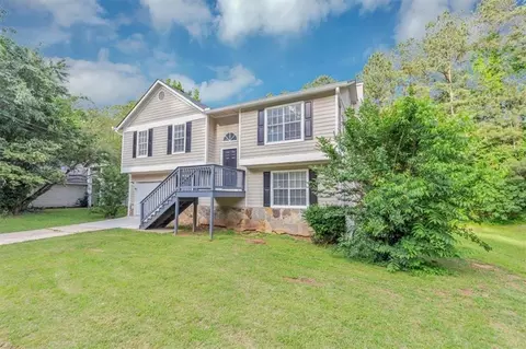 5290 Forest Downs Ln, Atlanta, GA 30349
