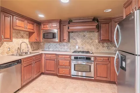 Kitchen - 1900 Briergate Dr, Duluth, GA 30097 photo 3 of 3