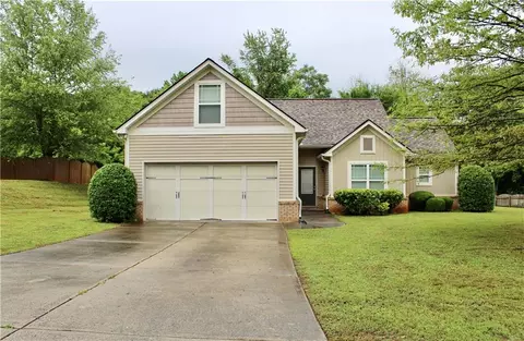 525 Fairfield Dr, Jefferson, GA 30549