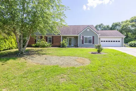 1490 Twin Manor Dr, Loganville, GA 30052
