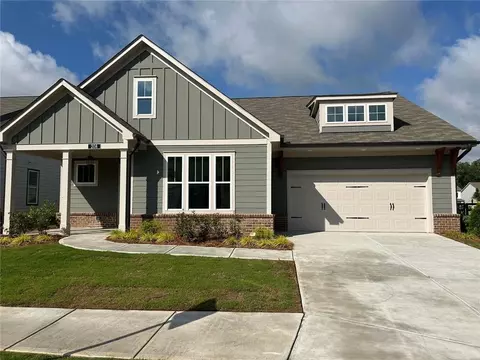 208 Saratoga Dr, Acworth, GA 30102