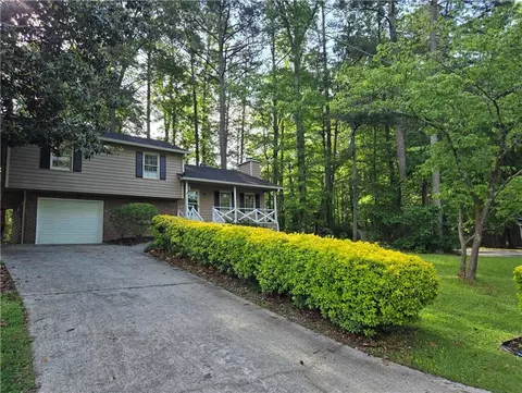 4015 Woodland Dr NW, Kennesaw, GA 30152