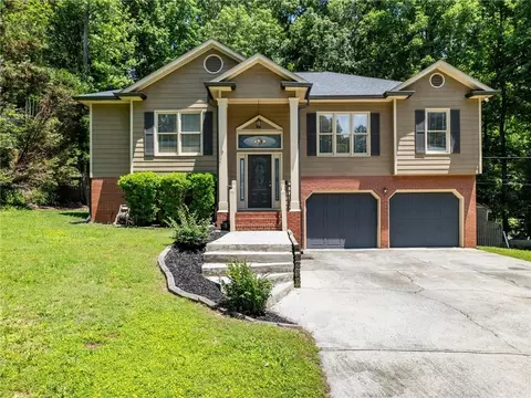 6335 Flat Rock Dr, Flowery Branch, GA 30542