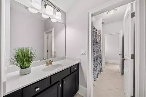 Bath - 1020 Lee St, Milton, GA 30004 photo 6 of 8