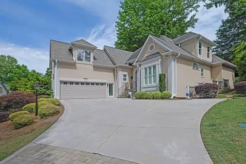 4566 Fountain Dr NE, Marietta, GA 30067