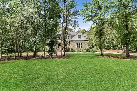 305 Old Oak Dr, Forsyth, GA 31029