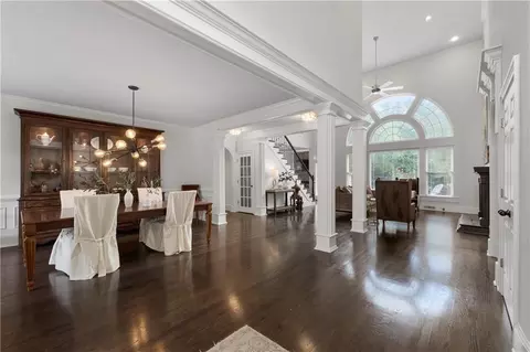 5860 Stoneleigh Dr, Suwanee, GA 30024 photo 3