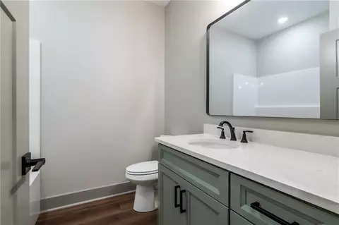 Bath - 18 Sable Ct, Jasper, GA 30143 photo 6 of 7