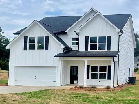 25 Harriet Dr, Lavonia, GA 30553