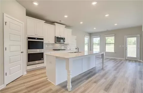 Kitchen - 162 Haverling Pass, Hampton, GA 30252 photo 2 of 2