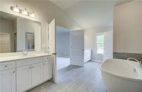 Bath - 162 Haverling Pass, Hampton, GA 30252 photo 2 of 4
