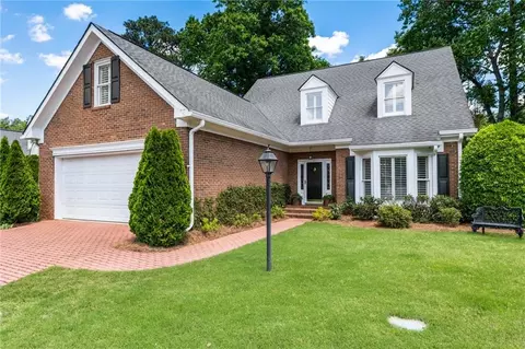 567 N Palisades Cir SE, Marietta, GA 30067