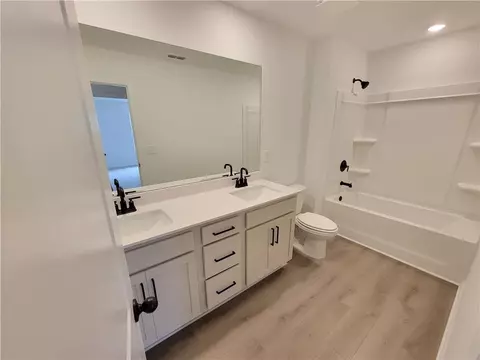 Bath - 74 Everly Way, Bethlehem, GA 30620 photo 5 of 7