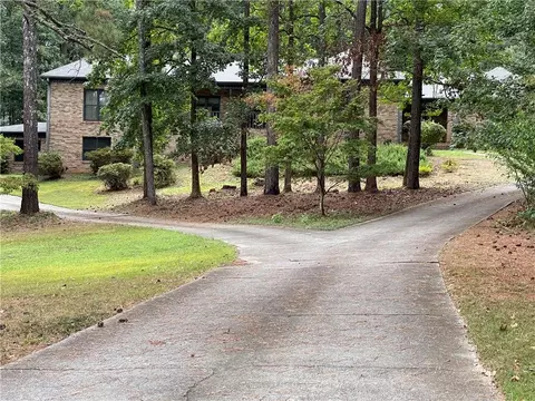 1935 Lamp Post Ln, Lawrenceville, GA 30043