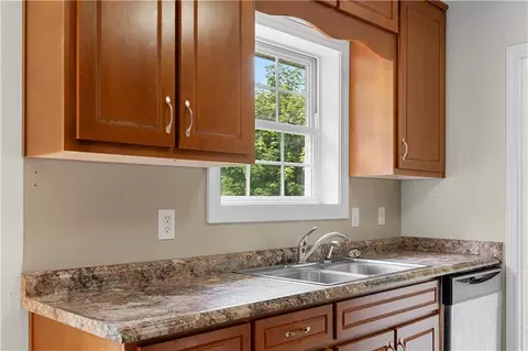 Kitchen - 6752 Stringer Rd, Clermont, GA 30527 photo 2 of 4