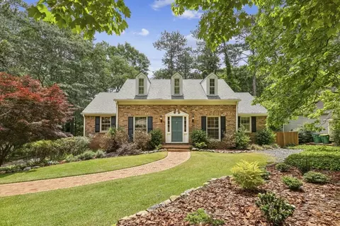 95 Brandon Ridge Dr, Atlanta, GA 30328