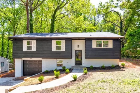 809 Vinton Wood Rd, Forest Park, GA 30297