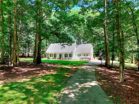 224 Red Oak Dr, Maysville, GA 30558
