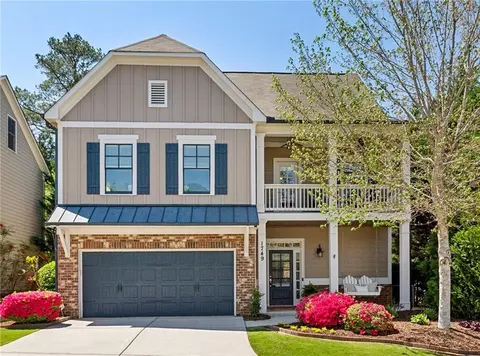 1749 Grand Oaks Dr, Woodstock, GA 30188