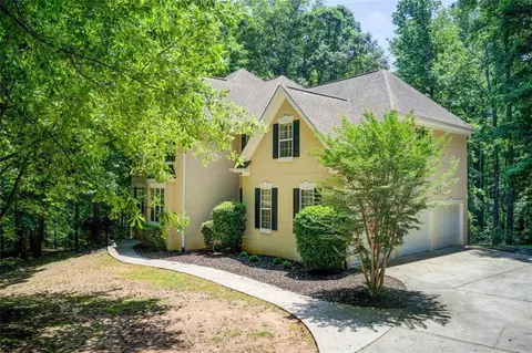 245 Ashley Forest Dr, Fayetteville, GA 30214