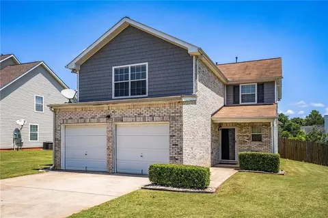 1932 Sawgrass Dr, Hampton, GA 30228