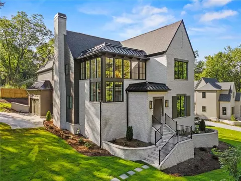 56 Pine St, Roswell, GA 30075