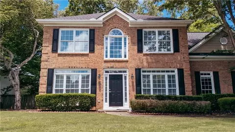 5570 Kennemore Dr, Alpharetta, GA 30004