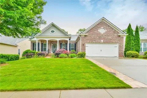 6714 Amherst Dr, Hoschton, GA 30548