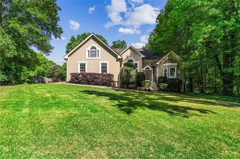 1694 Peachcrest Ct, Lawrenceville, GA 30043