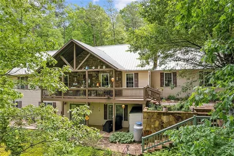 670 Sally Cir, Ellijay, GA 30536