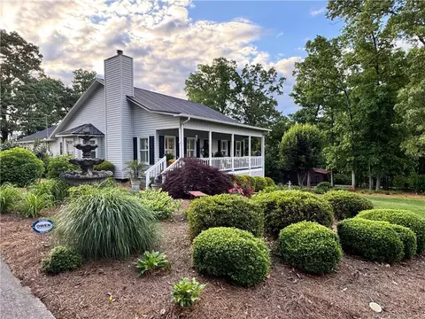 270 Owens Cir NE, Calhoun, GA 30701