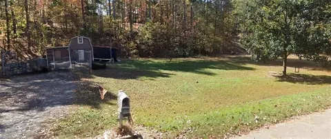 7303 Lucky Ln SE, Acworth, GA 30102