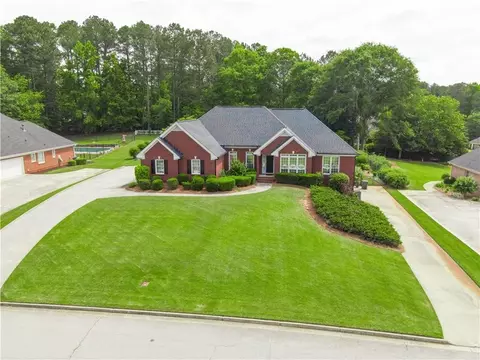 811 Ivy Ridge Dr, Loganville, GA 30052