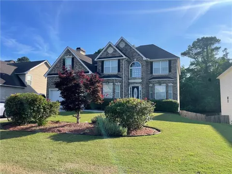 582 Georgia Cir, Loganville, GA 30052