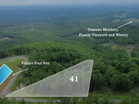 41 High Summit Dr, Talking Rock, GA 30175