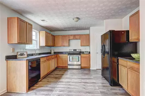 Kitchen - 347 Cobblestone Ct, Hampton, GA 30228 photo 1 of 2