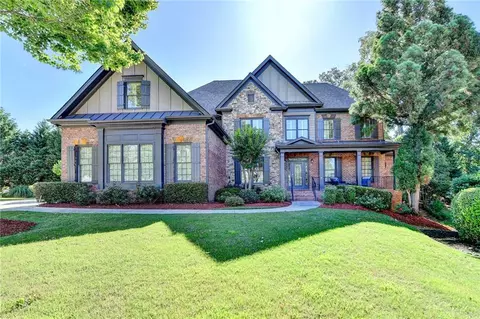 2996 Walking Horse Trl, Buford, GA 30519
